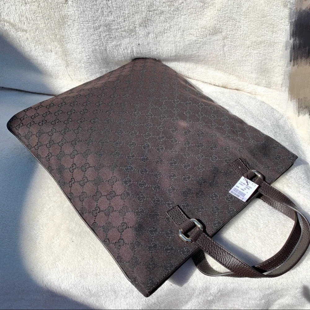 NWT Authentic Gucci GG Canvas Traveling Flat Tote Espresso